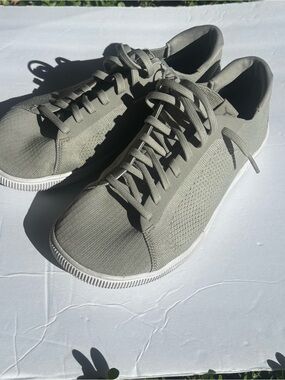 Men’s Size 10  Flux Footwear Adapt Knit Trainer Tennis Shoe (Concrete Grey)